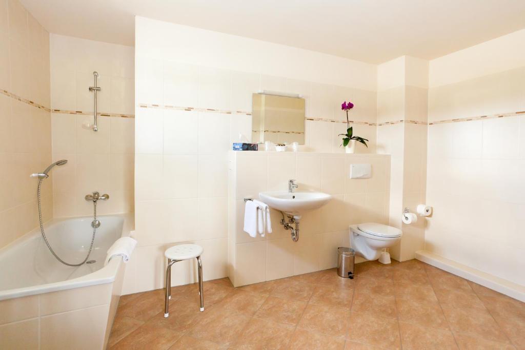 Gastwirtschaft & Hotel Hallescher Anger Naumburg (Saale) Quarto foto